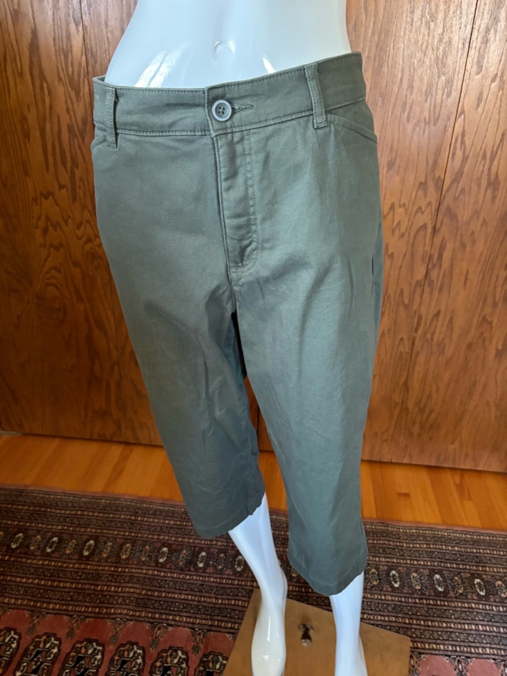 St. John's Bay Olive Green Capris